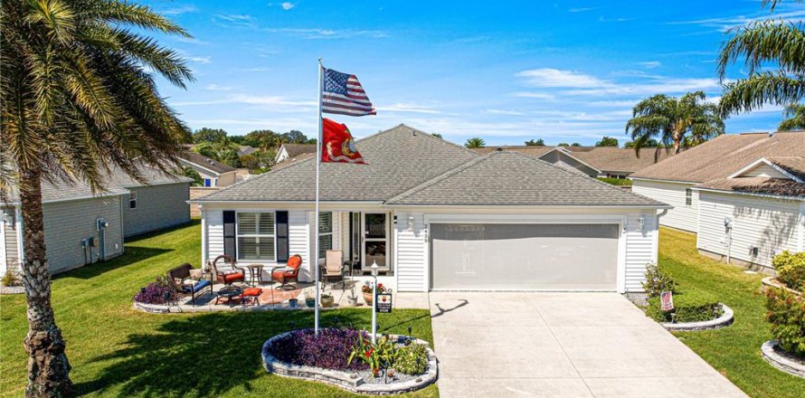 House in The Villages, Florida 3 bedrooms, 141.4 sq.m. № 1625245