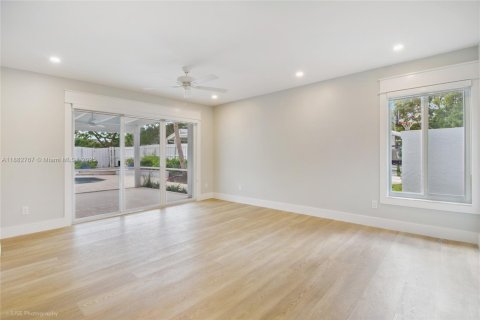 Снять в аренду виллу или дом в Майами, Флорида 4 спальни, 196.21м2, № 1931877 - фото 15