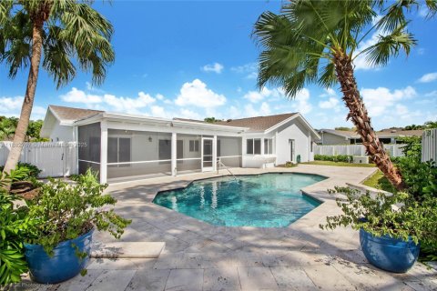 Снять в аренду виллу или дом в Майами, Флорида 4 спальни, 196.21м2, № 1931877 - фото 3