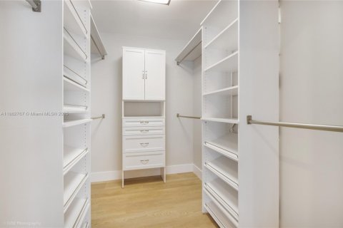 Снять в аренду виллу или дом в Майами, Флорида 4 спальни, 196.21м2, № 1931877 - фото 9