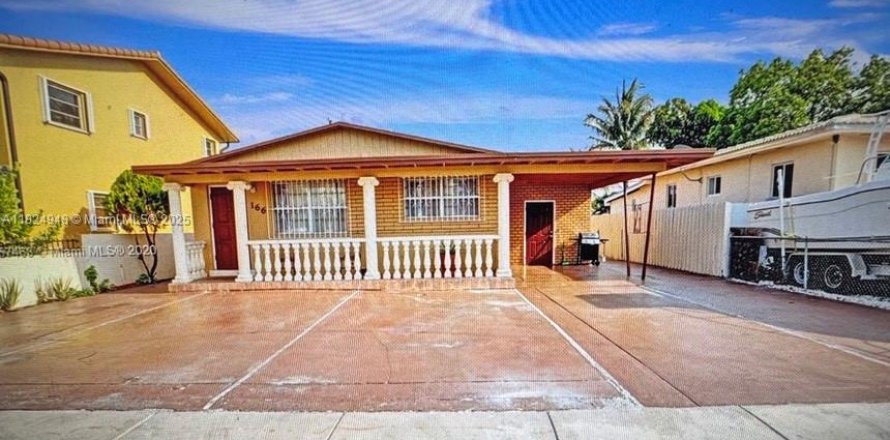 Casa en Hialeah, Florida 8 dormitorios, 256.32 m2 № 1790555