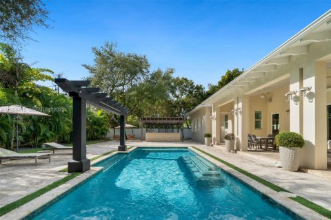 House in Miami, Florida 4 bedrooms, 433.02 sq.m. № 2249084 - photo 28