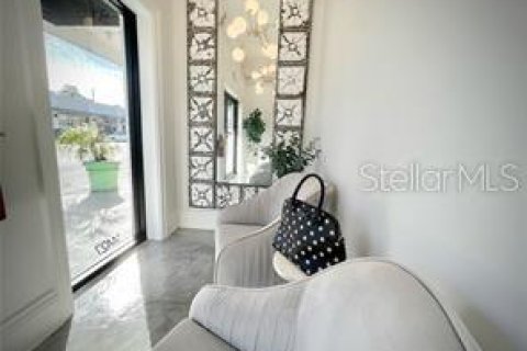 Propiedad comercial en alquiler en Dade City, Florida, 154.22 m2 № 1905044 - foto 8