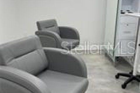 Propiedad comercial en alquiler en Dade City, Florida, 154.22 m2 № 1905044 - foto 5