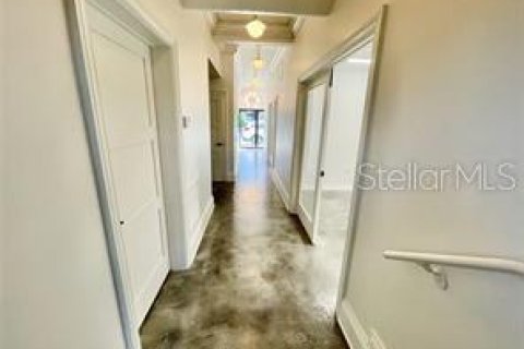 Propiedad comercial en alquiler en Dade City, Florida, 154.22 m2 № 1905044 - foto 7