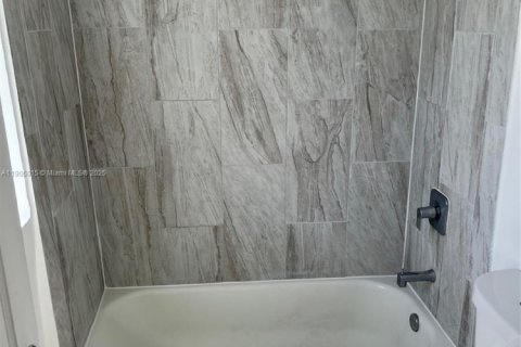 Снять в аренду квартиру в Майами, Флорида № 1956656 - фото 8