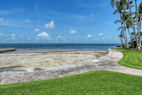 House in Sarasota, Florida 5 bedrooms, 707.45 sq.m. № 1818873 - photo 15