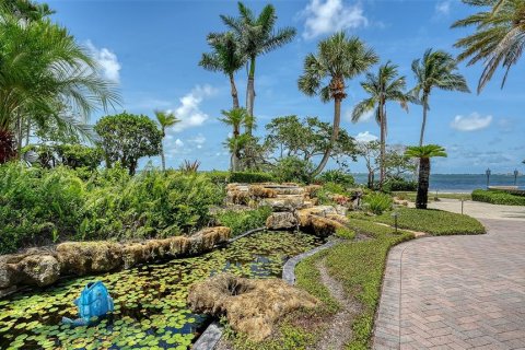 House in Sarasota, Florida 5 bedrooms, 707.45 sq.m. № 1818873 - photo 18