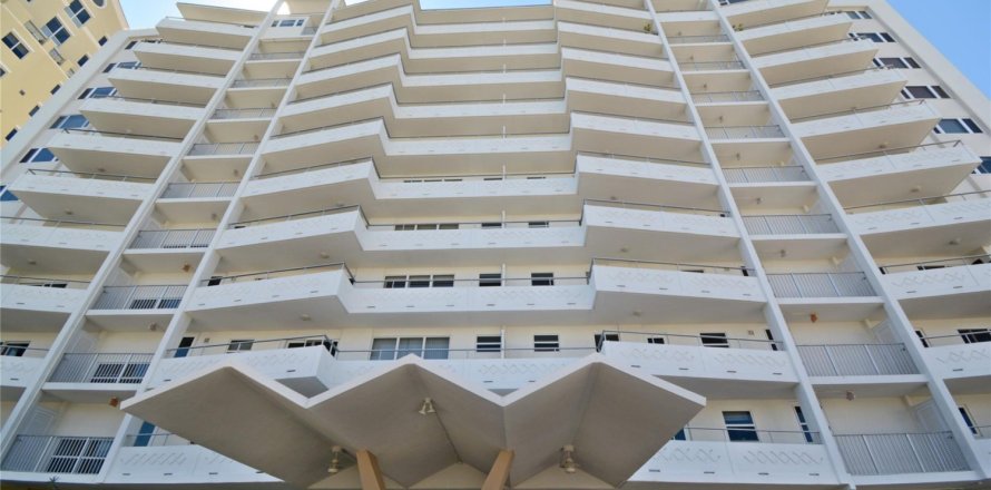 Condominio en Fort Lauderdale, Florida, 2 dormitorios  № 1076868