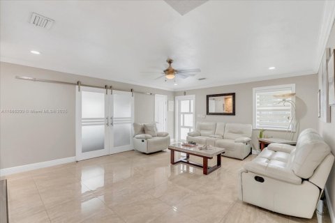 Casa en venta en Doral, Florida, 4 dormitorios, 265.05 m2 № 1933244 - foto 18