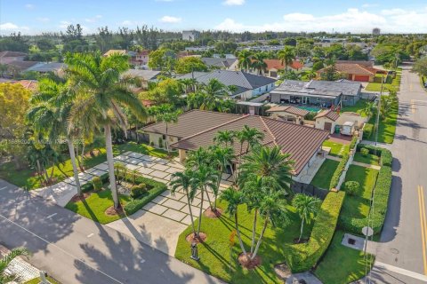 Casa en venta en Doral, Florida, 4 dormitorios, 265.05 m2 № 1933244 - foto 2