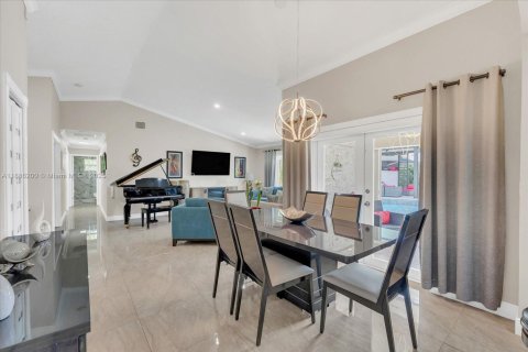 Casa en venta en Doral, Florida, 4 dormitorios, 265.05 m2 № 1933244 - foto 10