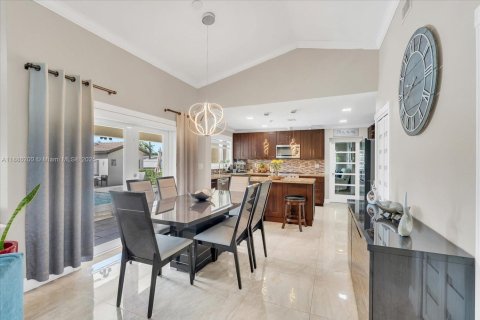 Casa en venta en Doral, Florida, 4 dormitorios, 265.05 m2 № 1933244 - foto 12