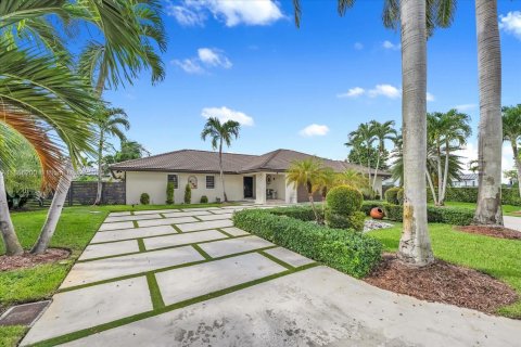 Casa en venta en Doral, Florida, 4 dormitorios, 265.05 m2 № 1933244 - foto 5