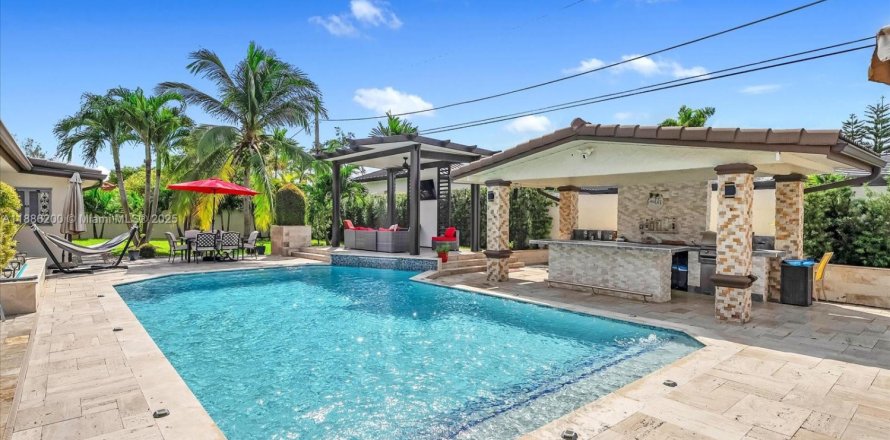 Villa ou maison à Doral, Floride 4 chambres, 265.05 m2 № 1933244