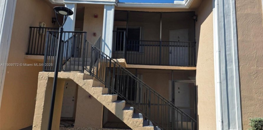 Condo in Homestead, Florida, 3 bedrooms  № 2016066