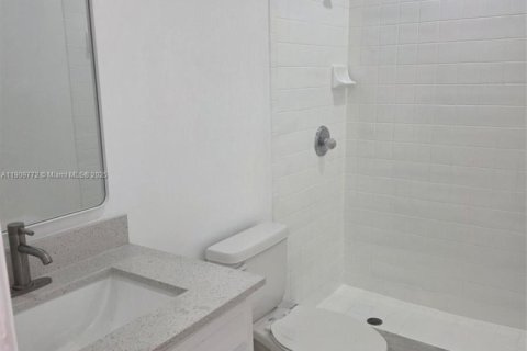 Condo in Homestead, Florida, 3 bedrooms  № 2016066 - photo 11