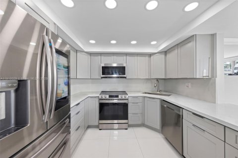 Copropriété à vendre à North Miami Beach, Floride: 2 chambres, 111.48 m2 № 1966241 - photo 5