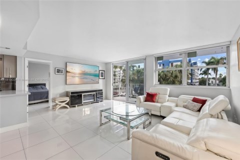 Copropriété à vendre à North Miami Beach, Floride: 2 chambres, 111.48 m2 № 1966241 - photo 4