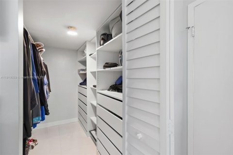 Copropriété à vendre à North Miami Beach, Floride: 2 chambres, 111.48 m2 № 1966241 - photo 12