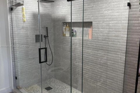 Condominio en venta en Aventura, Florida, 2 dormitorios, 120.77 m2 № 1994646 - foto 10