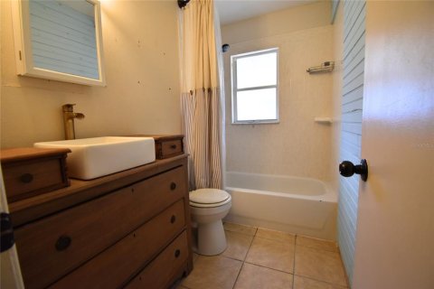 House in Ocala, Florida 3 bedrooms, 100.33 sq.m. № 2108524 - photo 6