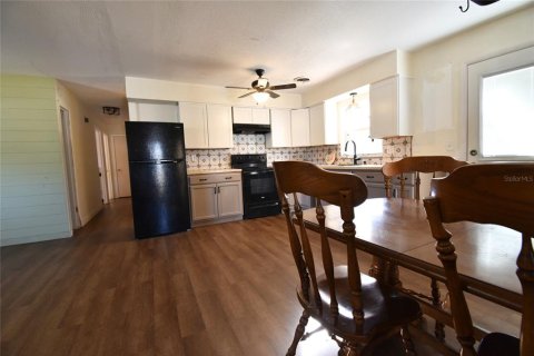 House in Ocala, Florida 3 bedrooms, 100.33 sq.m. № 2108524 - photo 2