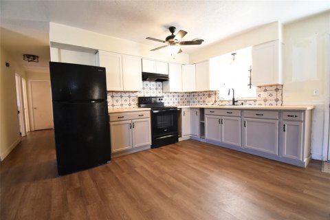 House in Ocala, Florida 3 bedrooms, 100.33 sq.m. № 2108524 - photo 3