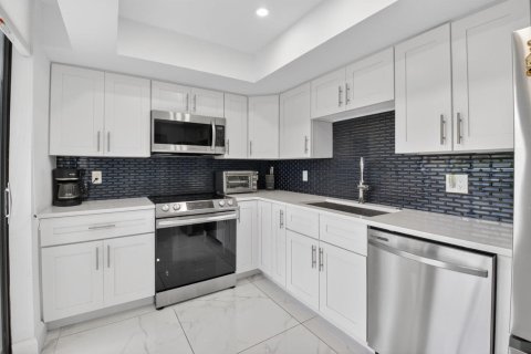 Copropriété à vendre à Boca Raton, Floride: 2 chambres, 116.59 m2 № 2078426 - photo 2