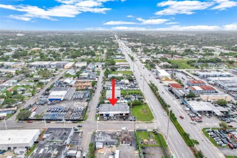 Commercial property in West Park, Florida № 1994477 - photo 3