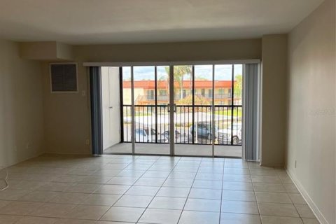 Copropriété à louer à Treasure Island, Floride: 1 chambre, 83.15 m2 № 2434556 - photo 10