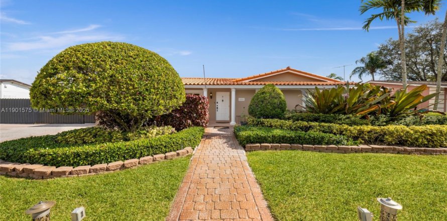 Villa ou maison à Miami, Floride 4 chambres, 214.98 m2 № 1975661