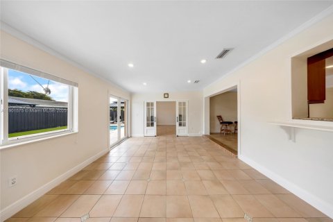 Villa ou maison à vendre à Miami, Floride: 4 chambres, 214.98 m2 № 1975661 - photo 11