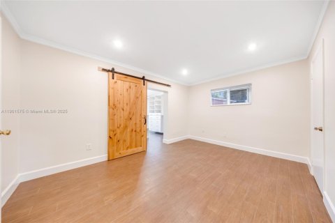 Villa ou maison à vendre à Miami, Floride: 4 chambres, 214.98 m2 № 1975661 - photo 12