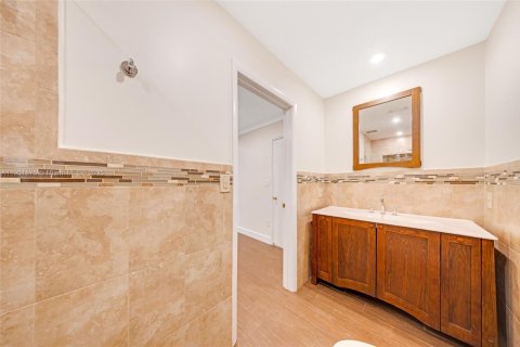 Villa ou maison à vendre à Miami, Floride: 4 chambres, 214.98 m2 № 1975661 - photo 15