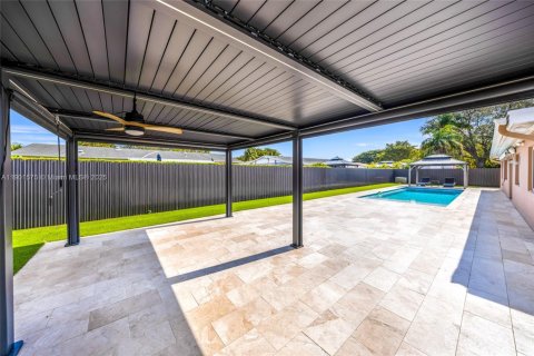 Villa ou maison à vendre à Miami, Floride: 4 chambres, 214.98 m2 № 1975661 - photo 19