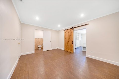 Villa ou maison à vendre à Miami, Floride: 4 chambres, 214.98 m2 № 1975661 - photo 13