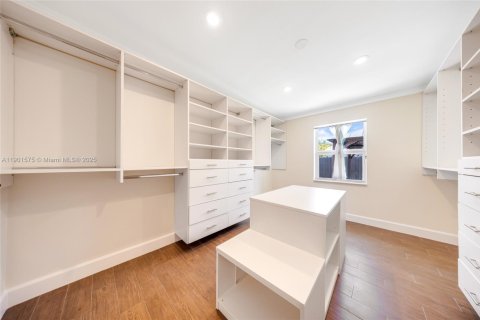 Villa ou maison à vendre à Miami, Floride: 4 chambres, 214.98 m2 № 1975661 - photo 16