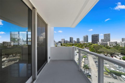 Condo in Miami, Florida, 2 bedrooms  № 2003931