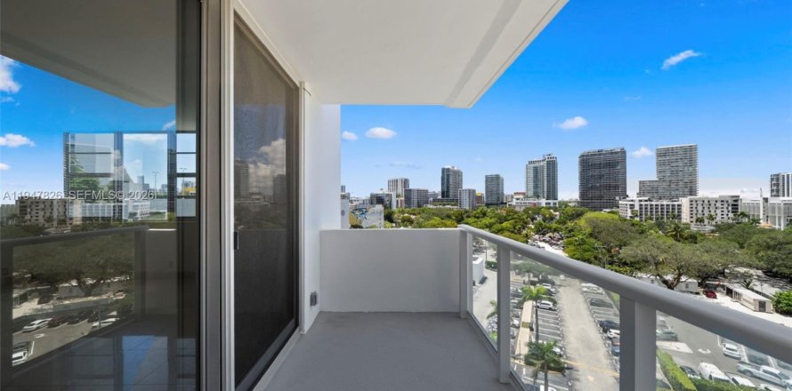 Condo in Miami, Florida, 2 bedrooms  № 2003931