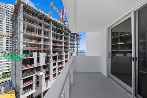 Condo in Miami, Florida, 2 bedrooms  № 2003931 - photo 10