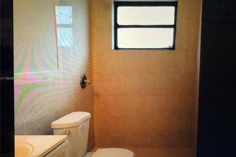 House in Miami Gardens, Florida 3 bedrooms, 135.08 sq.m. № 1893203 - photo 6