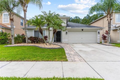 Villa ou maison à louer à Land O' Lakes, Floride: 4 chambres, 191.75 m2 № 2380663 - photo 2