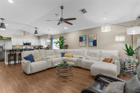 Villa ou maison à louer à Land O' Lakes, Floride: 4 chambres, 191.75 m2 № 2380663 - photo 12