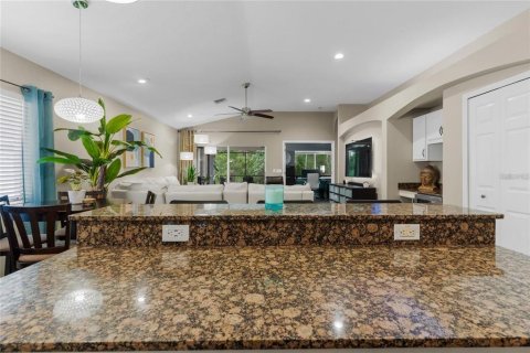 Villa ou maison à louer à Land O' Lakes, Floride: 4 chambres, 191.75 m2 № 2380663 - photo 21