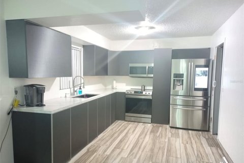 House in Mulberry, Florida 3 bedrooms, 110.18 sq.m. № 1824973 - photo 12