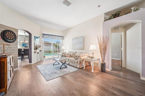 House in Land O' Lakes, Florida 4 bedrooms, 210.89 sq.m. № 1652493 - photo 11