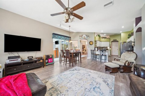 House in Land O' Lakes, Florida 4 bedrooms, 210.89 sq.m. № 1652493 - photo 14