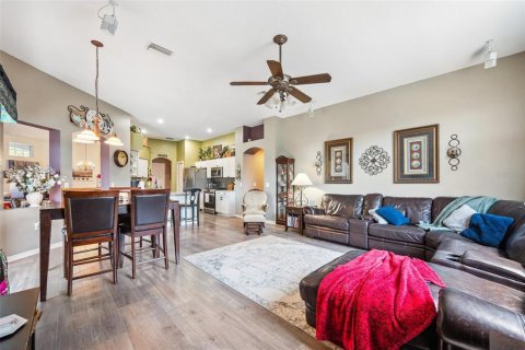 House in Land O' Lakes, Florida 4 bedrooms, 210.89 sq.m. № 1652493 - photo 13