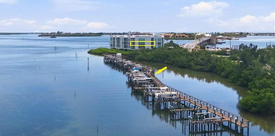 Condo in Englewood, Florida, 2 bedrooms  № 2398418